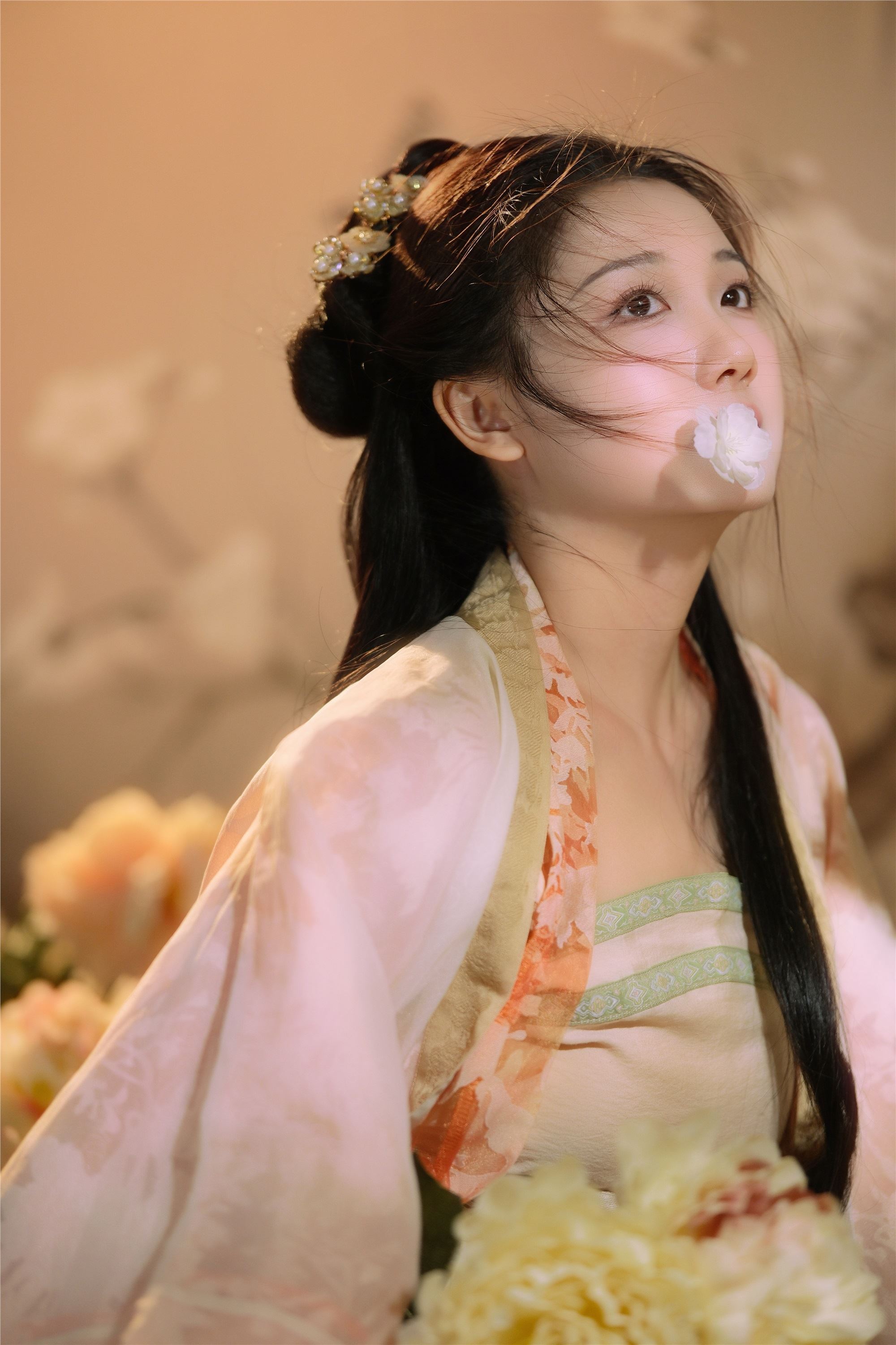 YITUYU艺图语 2025.01.11 花吻 安九鱼